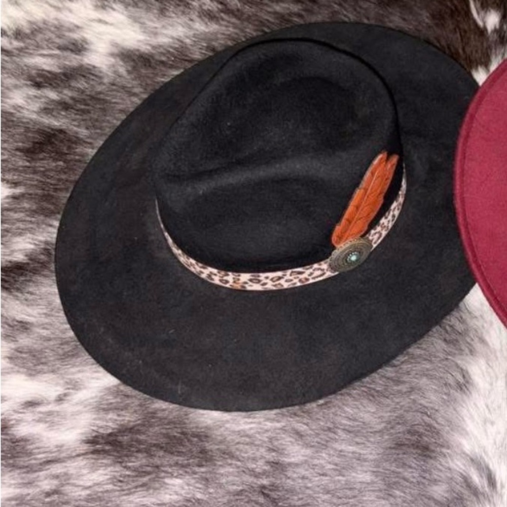 Black Fedora Hat with Leopard Band and Feather